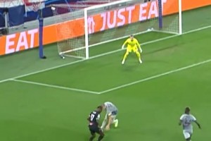 重温米兰对阵萨尔茨堡的经典时刻！你能说出进球者的名字吗？